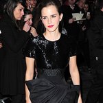 빨간 립스틱 하나만으로도 강렬해지는 <b>엠마</b>왓슨