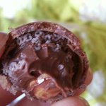 [혐오주의]<b>페레로</b>로쉐에서 구더기가 나왔어요 ㅜㅜㅜㅜㅜㅜㅜㅠㅠ징그럽다...