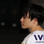 [도경수] ...? 뭐야?