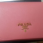 [도와주세요] <b>프라다</b>지갑 많이아시는분들