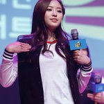 <b>과잠</b> 입은 여대생 같은 손나은