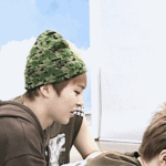 [시우민] 우민이 혀<b>마중</b>