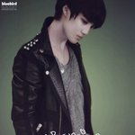 [카이] <b>종인</b>이는 자기포토카드에 싸인하면서