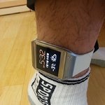 [유머] 갤럭시기어를 발목에차보았습니다.jpg