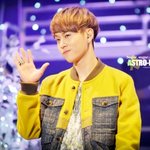 남자 아이돌의 야구 잠바 패션<b>st</b> 모음