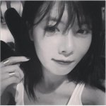 분위기있는 女아이돌 <b>흑백</b> 셀카.jpg