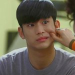 <b>케미</b> 폭발한 김수현, 전지현 볼꼬집기!!