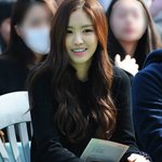 대학교 <b>입학식</b>에 참석한 손나은