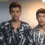 [EXO] 크리스 손 몇 <b>cm</b>인지 재보고싶다