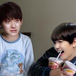 [EXO] 야<b>숙소</b>에서진짜이럴것같음