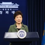 떠받치기귀신 작전…다른쪽에선 <b>폭탄</b> 돌리기”（2014.2.28.)...