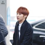 [시우민] 오늘 공항 <b>쟈켓</b> 넘  이쁜거같아