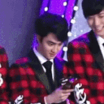 [도경수] 트로피가 너무 좋은 경수