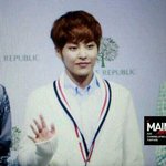 [시우민] 가디건...헉 나죽어 <b>ㅠ</b>
