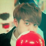 100일 이벤트 때문에 풍선 <b>불어</b>주는