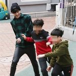 [카이] <b>얼굴</b>크기에 몸매 어쩔꺼야...