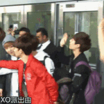 [레이] 홍콩 공항에서 서로 챙겨주는 레이랑 루한이