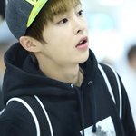 [시우민] 민석이 <b>목선</b> 아 진짜..