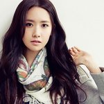 윤아 새 화본데 진짜 마르긴 마른듯...