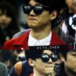 [EXO] 야 근데 첸은 <b>노안</b>인편임?
