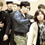 [세훈] <b>혼자</b> 남아서 싸인해주는 세훈