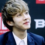 달달한 <b>눈빛</b> 보내는 男아이돌들
