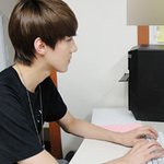 [<b>세훈</b>] 컴퓨터 하고있는 <b>세훈</b>이 닮은 울오빠
