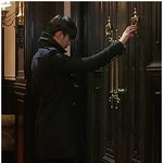<b>수트</b>의 진리를 보여준 김수현! 남자들이 따라할만해