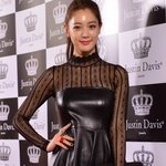 몸매도 더 좋아지고 오늘따라 <b>상큼</b>한 클라라