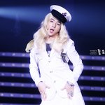 파격적인 男아이돌의 <b>여장</b> 무대
