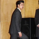 <b>파도</b> 같은 앞머리 연출한 공유