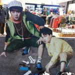 [EXO] 코오롱 등신대 카이랑 <b>슈</b>밍뿐이야??