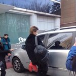 [레이] 레이가 숙소에서 MCM 영업을 했나 봐