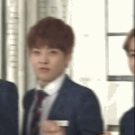 [시우민] 오늘 <b>민석</b>이 너무 이쁘잖아 ㅠㅠ