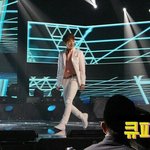 [시우민] 혹시<b>밑</b>에지워질까봐!