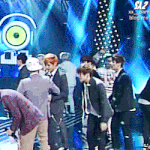 [백현] <b>귀여</b>웤ㅋㅋㅋ친해졋나봨ㅋㅋㅋ