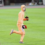 [세훈] 모자들고 <b>신난</b> 애기ㅋㅋㅋㅋㅋㅋ