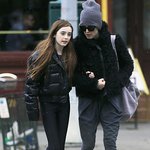 줄리안 무어의 인형 같은 딸내미 <b>리브</b> 헬렌