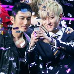 [EXO] 타오가 오늘 <b>이</b>분과 쇼핑했다고