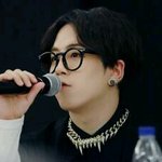 [블락비] 이귀걸이진짜많이해..