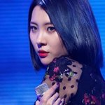 독특한 시스루 치마 입은 <b>선미</b>