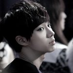 설레는 <b>남자</b> 아이돌의 <b>눈</b>맞춤