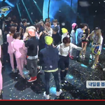 [EXO] <b>태연</b>이 백현이한테 붙는짤