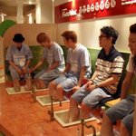 [블락비] 박경 이때 <b>발마사지</b> 받았구나