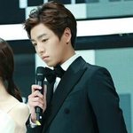 [한류스타] 한류스타 이현우의 <b>무심</b>한 듯 시크한 공항패션??