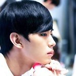 분위기 있는 <b>눈빛</b>의 男아이돌