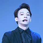 [CHEN] 패션<b>위크</b> 종대 피어싱!!
