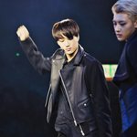 [EXO] <b>척추뼈</b>로 고른사진