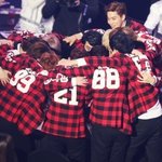 [EXO] 이번에컴백나눠지는거보니까