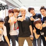 [카이] 종인이 사진찍을때 <b>버릇</b> 알아?